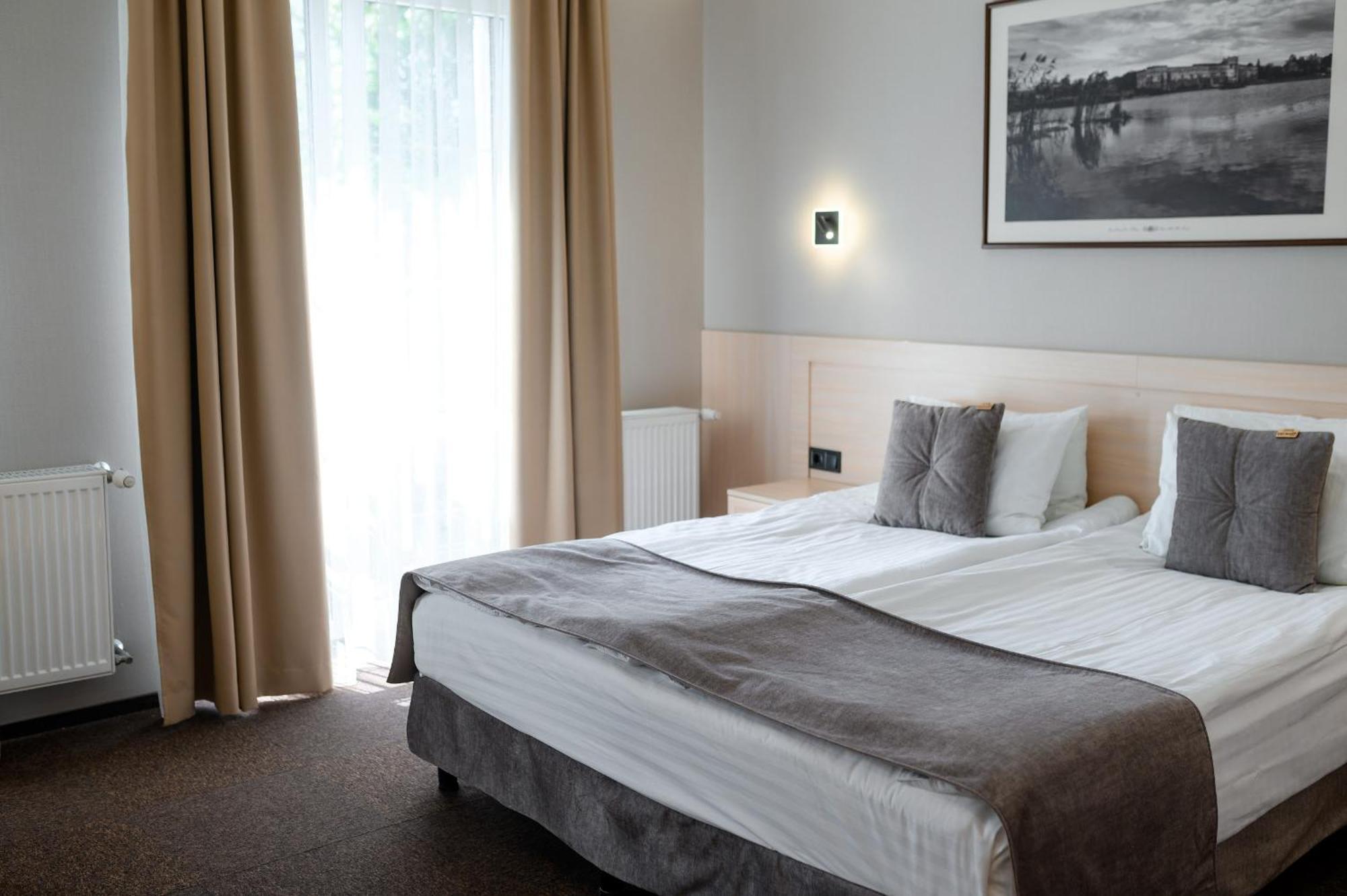 Nota Bene Hotel & Restaurant Lviv Ngoại thất bức ảnh