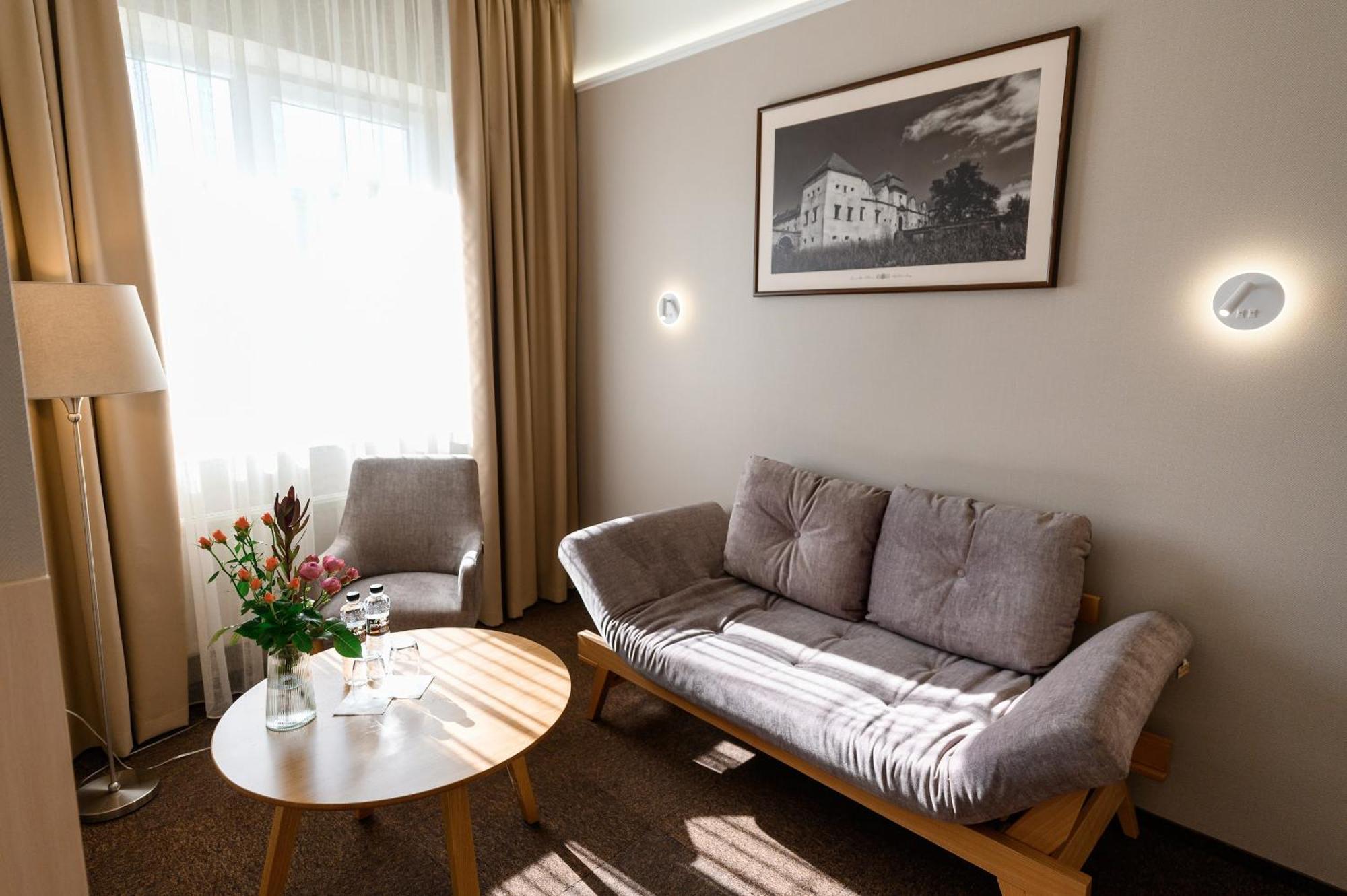 Nota Bene Hotel & Restaurant Lviv Ngoại thất bức ảnh