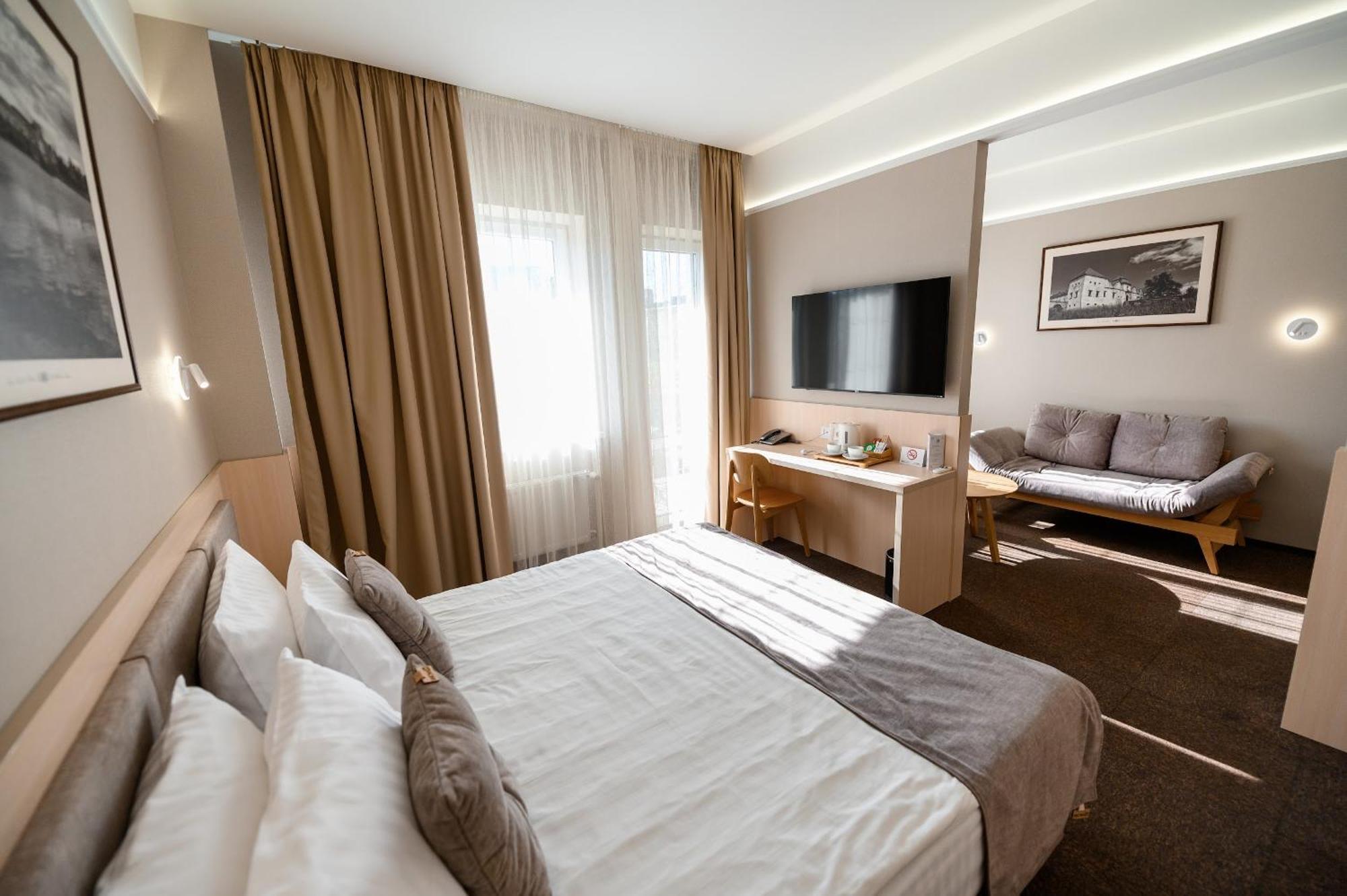 Nota Bene Hotel & Restaurant Lviv Ngoại thất bức ảnh